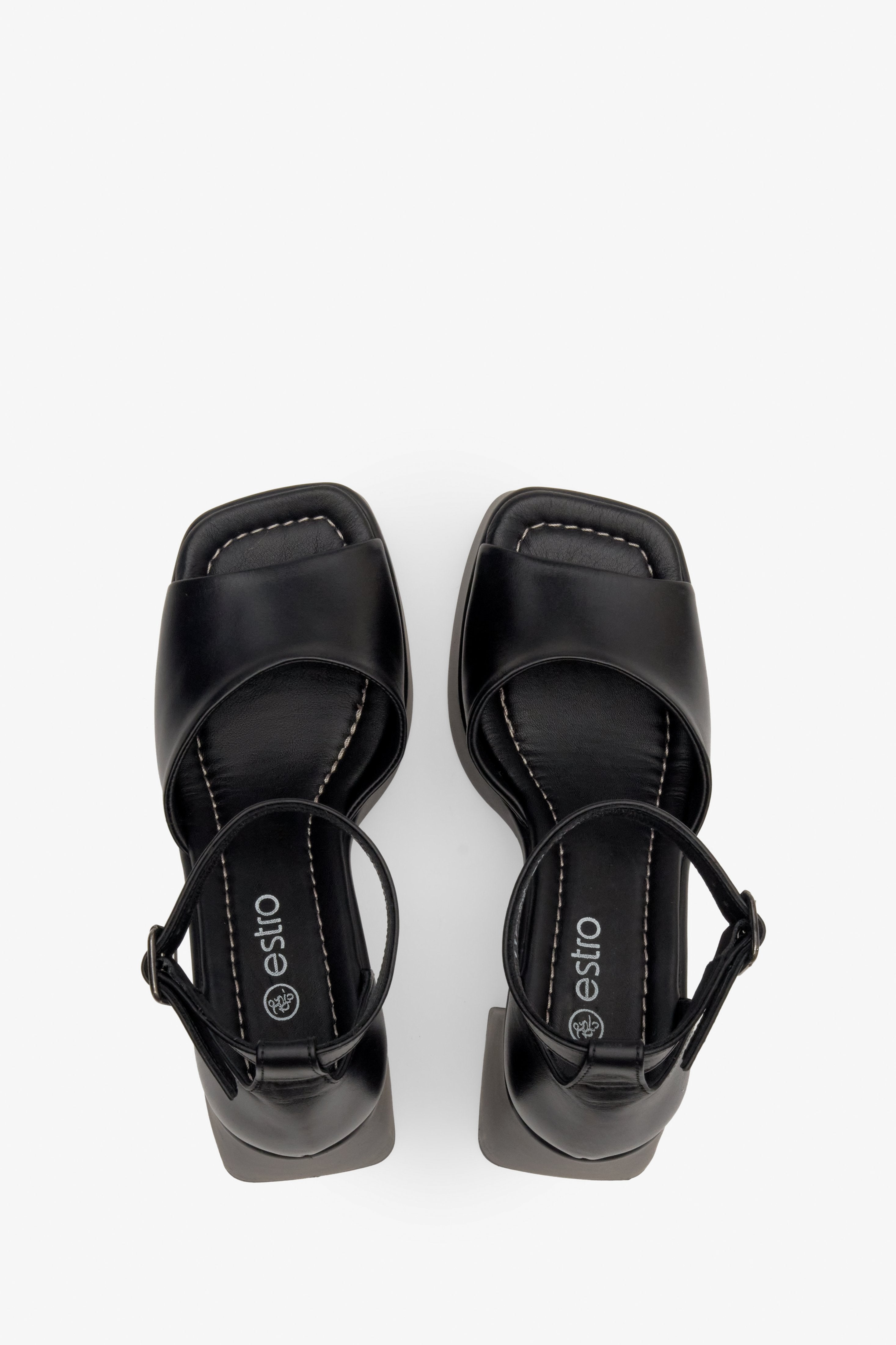 Sandały damskie skórzane na lato w kolorze czarnym Estro - prezentacja obuwia z góry.