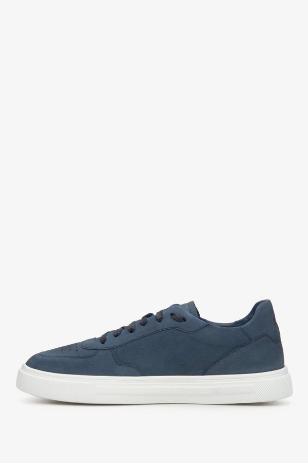 Wiosenne sneakersy męskie z nubuku Estro w kolorze niebieskim - profil buta.
