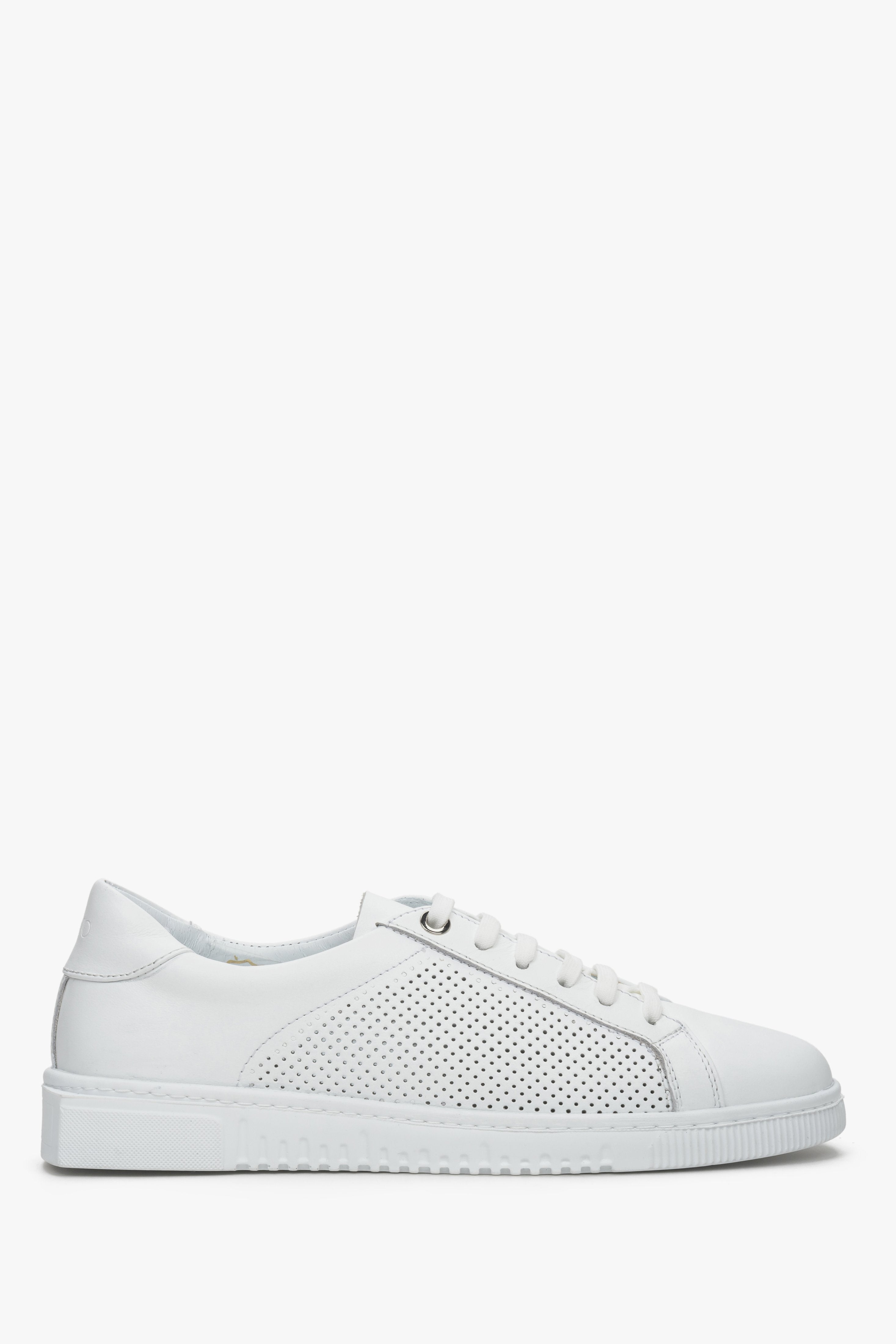 Białe sneakersy damskie z perforacją na lato Estro ER00111467.
