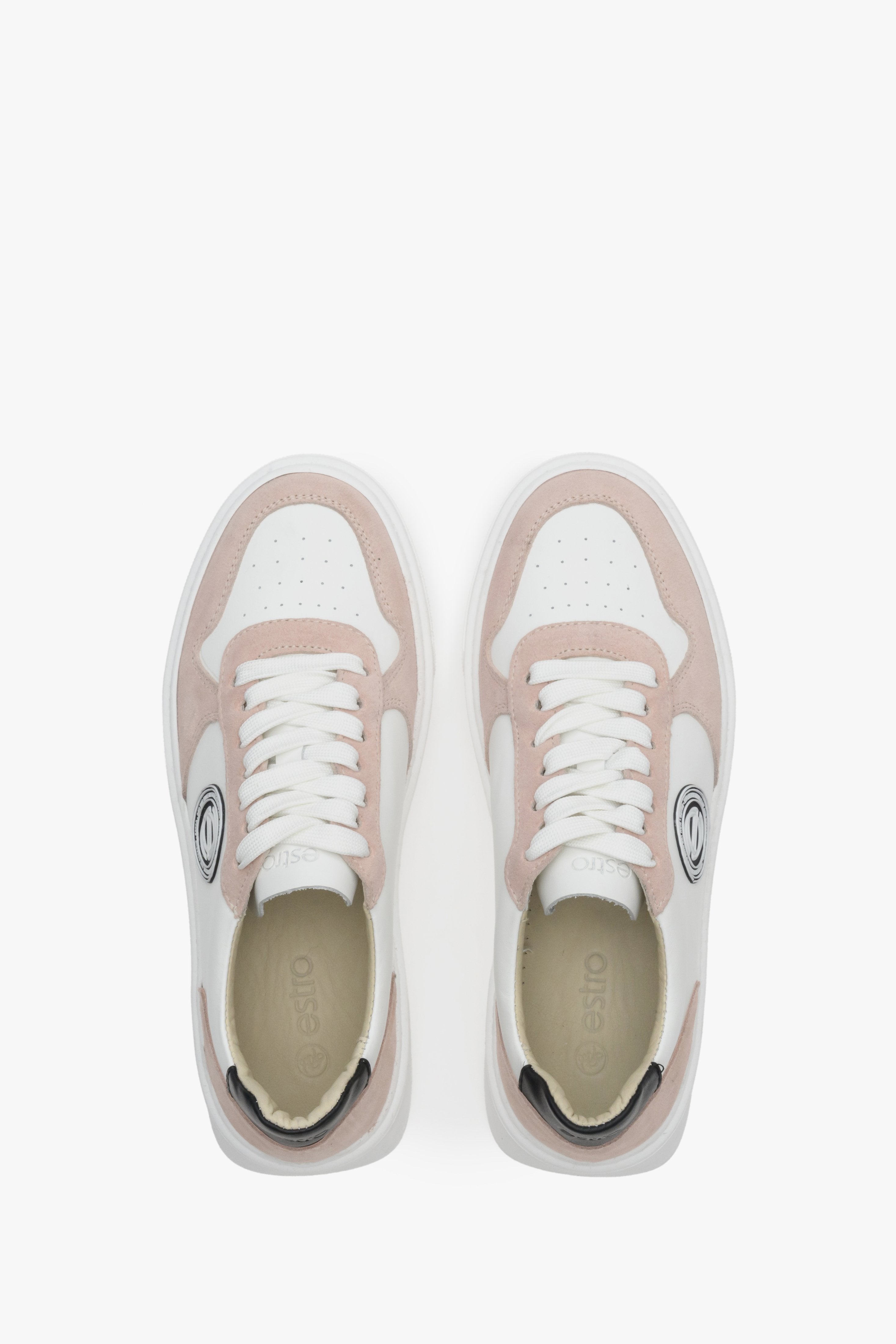 Biało-różowe sneakersy damskie na wiosnę i jesień Estro - prezentacja obuwia z góry.