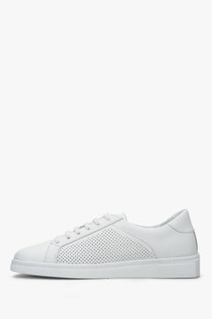 Perforowane sneakersy damskie ze skóry naturalnej Estro na lato - profil buta.