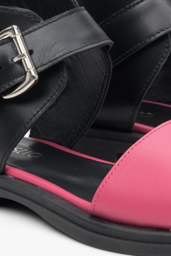 Sandały damskie różowo-czarne ze skóry naturalnej Estro - zbliżenie na detale.