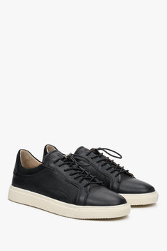Sneakersy męskie ze skóry naturalnej Estro w kolorze czarnym ze sznurowaniem.