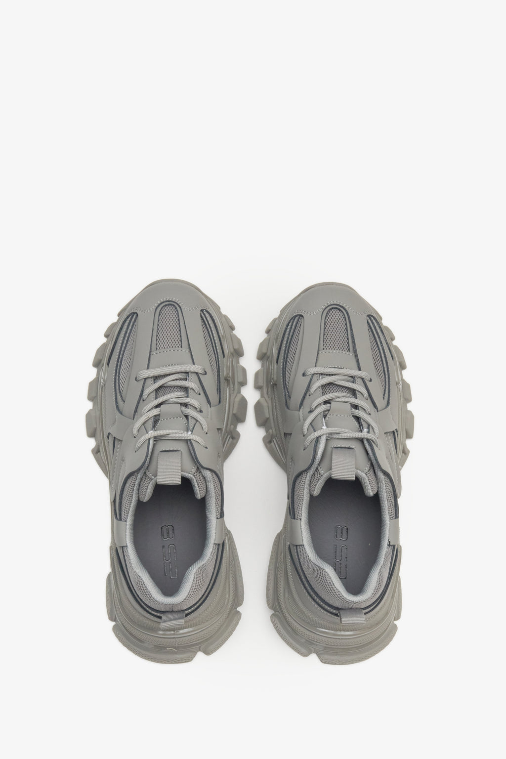 Sneakersy damskie szare ES 8 ze sznurowaniem na wiosnę i jesień - prezentacja obuwia z góry.