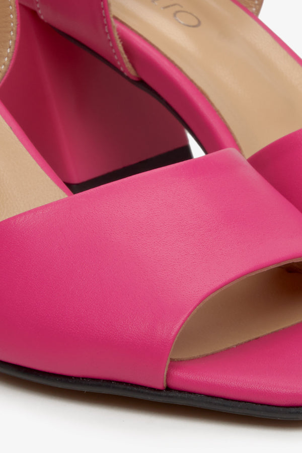 Różowe sandały damskie skórzane na słupku Estro - zbliżenie na detale.