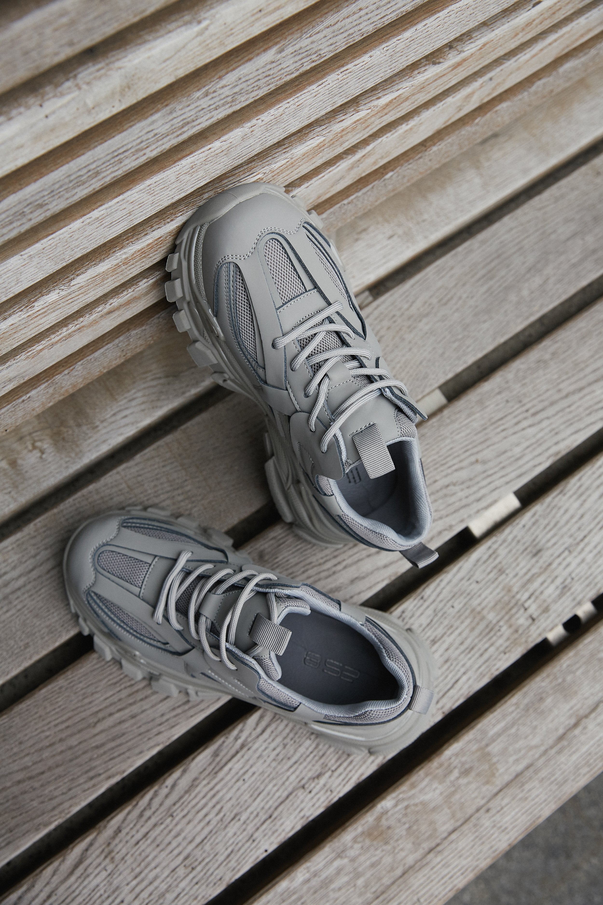 Szare sneakersy damskie na grubej podeszwie ES 8 ER00112611