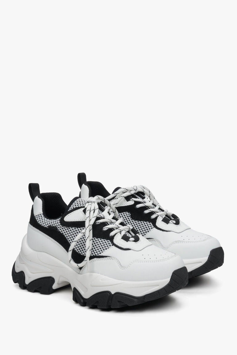Sneakersy damskie biało-czarne ES 8  ze sznurowaniem.