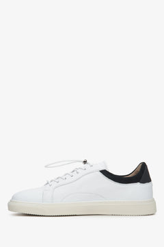 Męskie sneakersy ze skóry naturalnej w kolorze białym marki Estro - profil buta.
