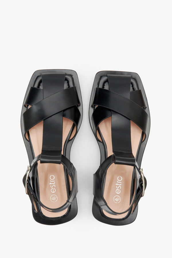 Sandały damskie czarne skórzane na lato Estro - prezentacja obuwia z góry.