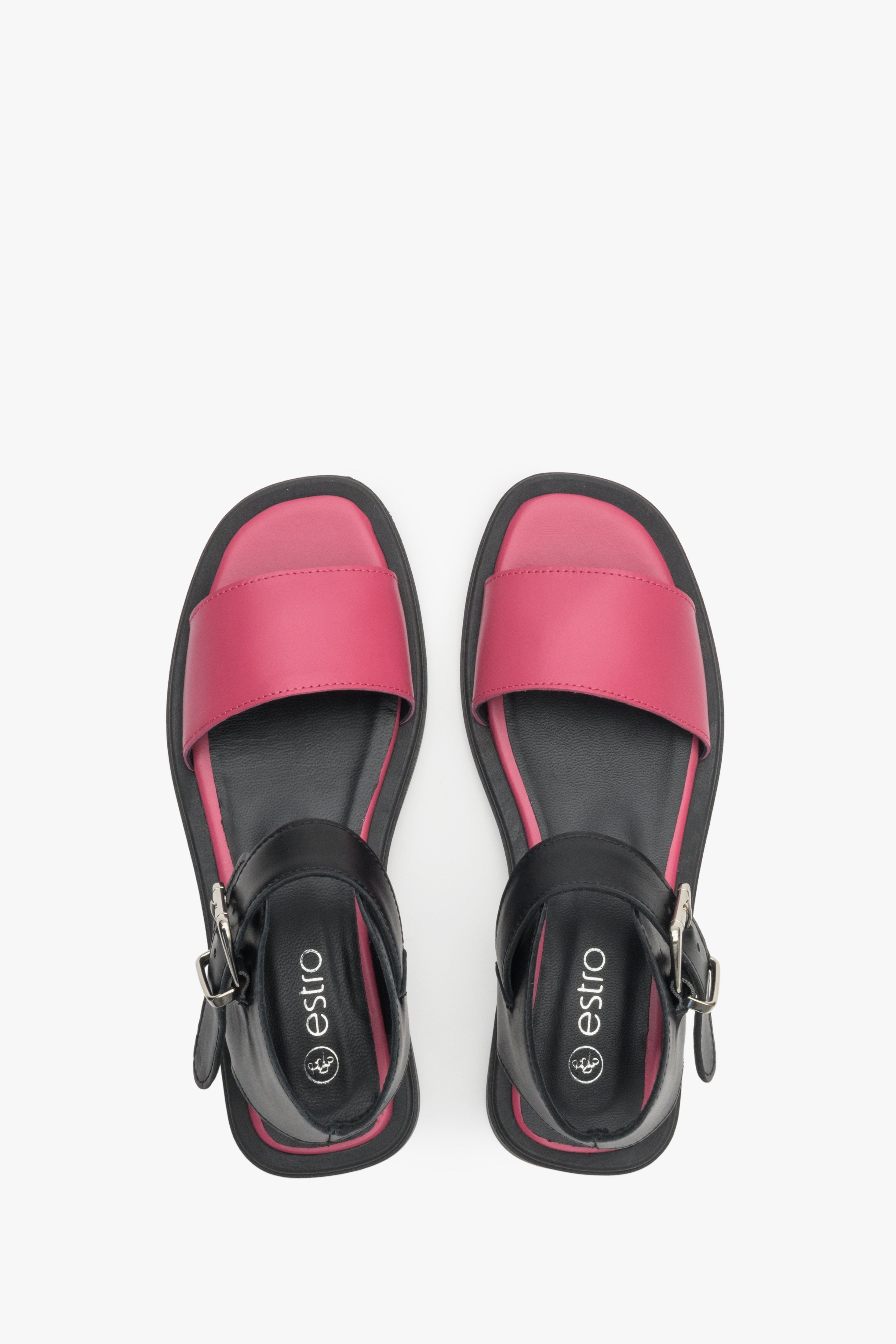 Miękkie sandały damskie z włoskiej skóry naturalnej w kolorze czarno-różowym Estro: prezentacja modelu z góry.