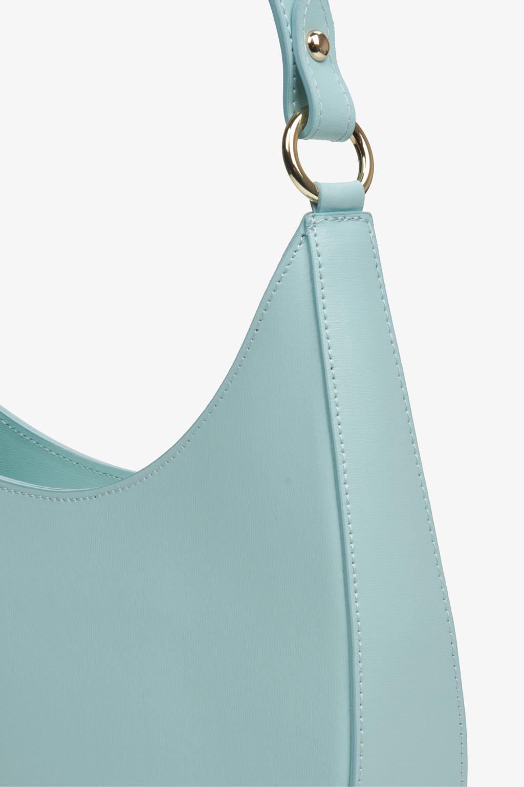 Torebka damska z włoskiej skóry naturalnej typu shoulder bag w kolorze niebieskim.